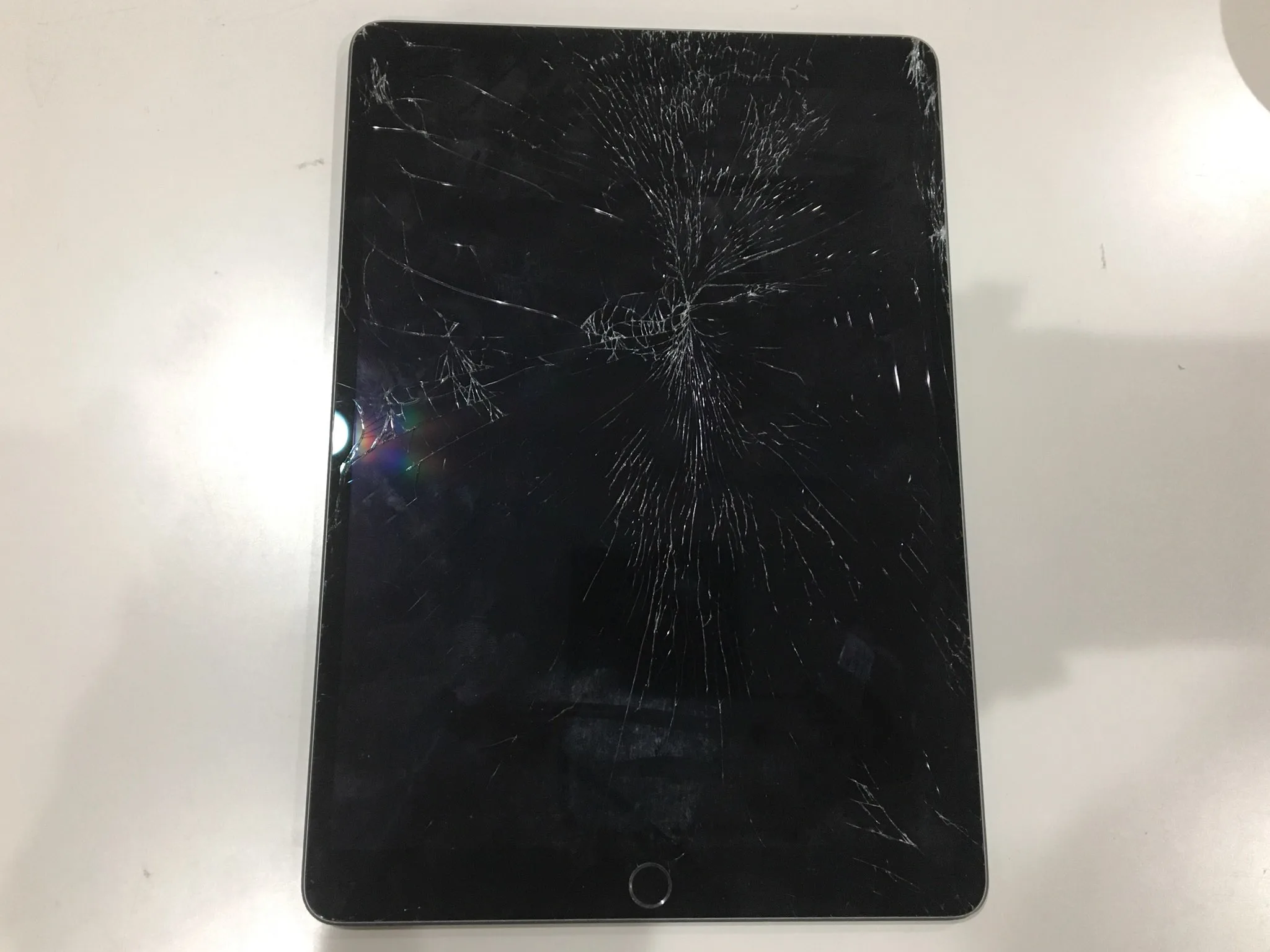 iPad8の充電コネクタ交換修理