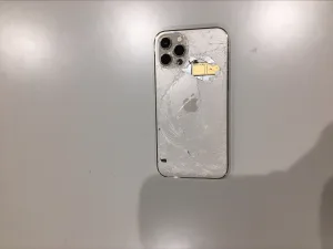 iPhone12Proの背面ガラス交換修理