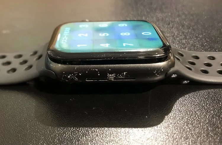 AppleWatch　画面剝がれ