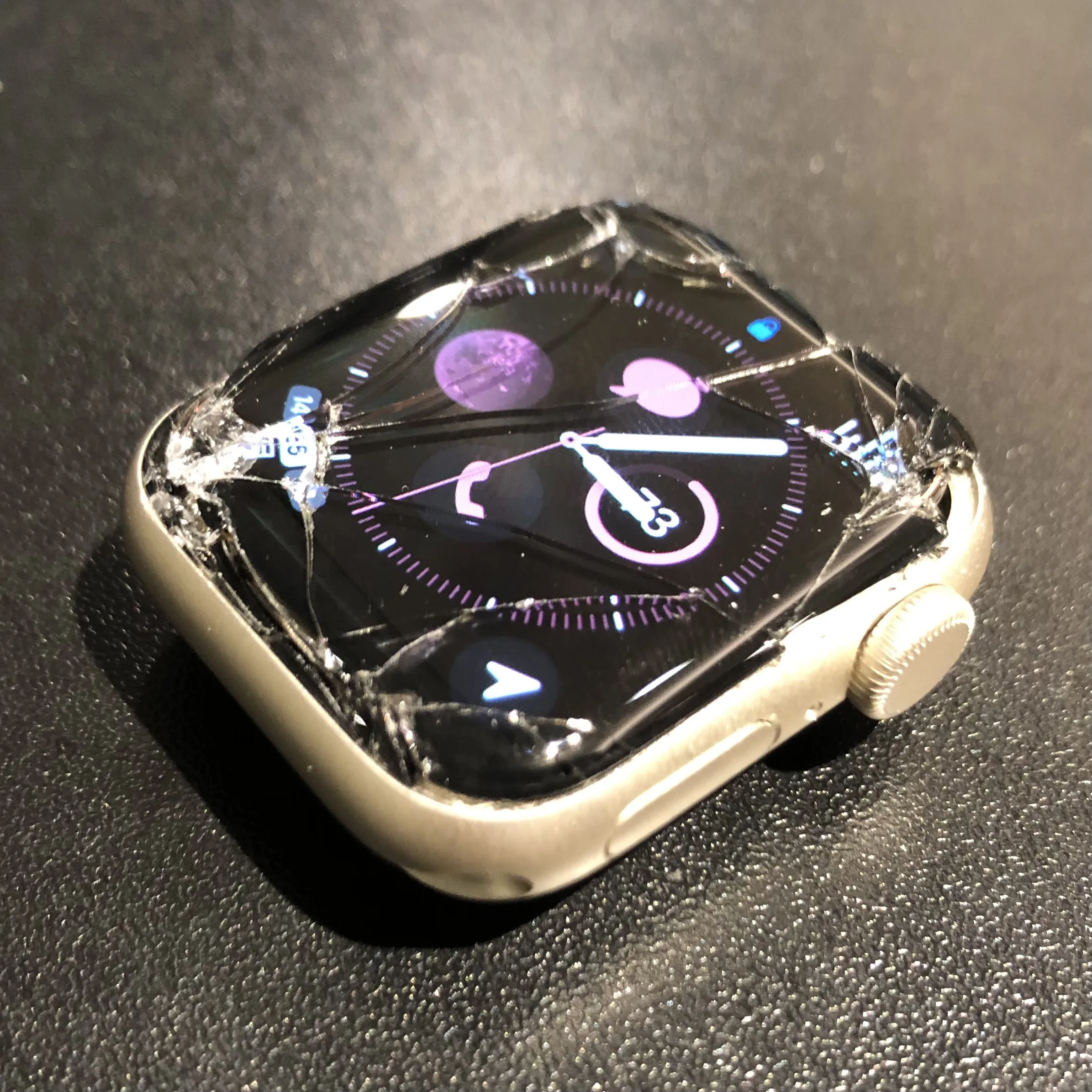 AppleWatch　SE2　画面割れ　画面交換