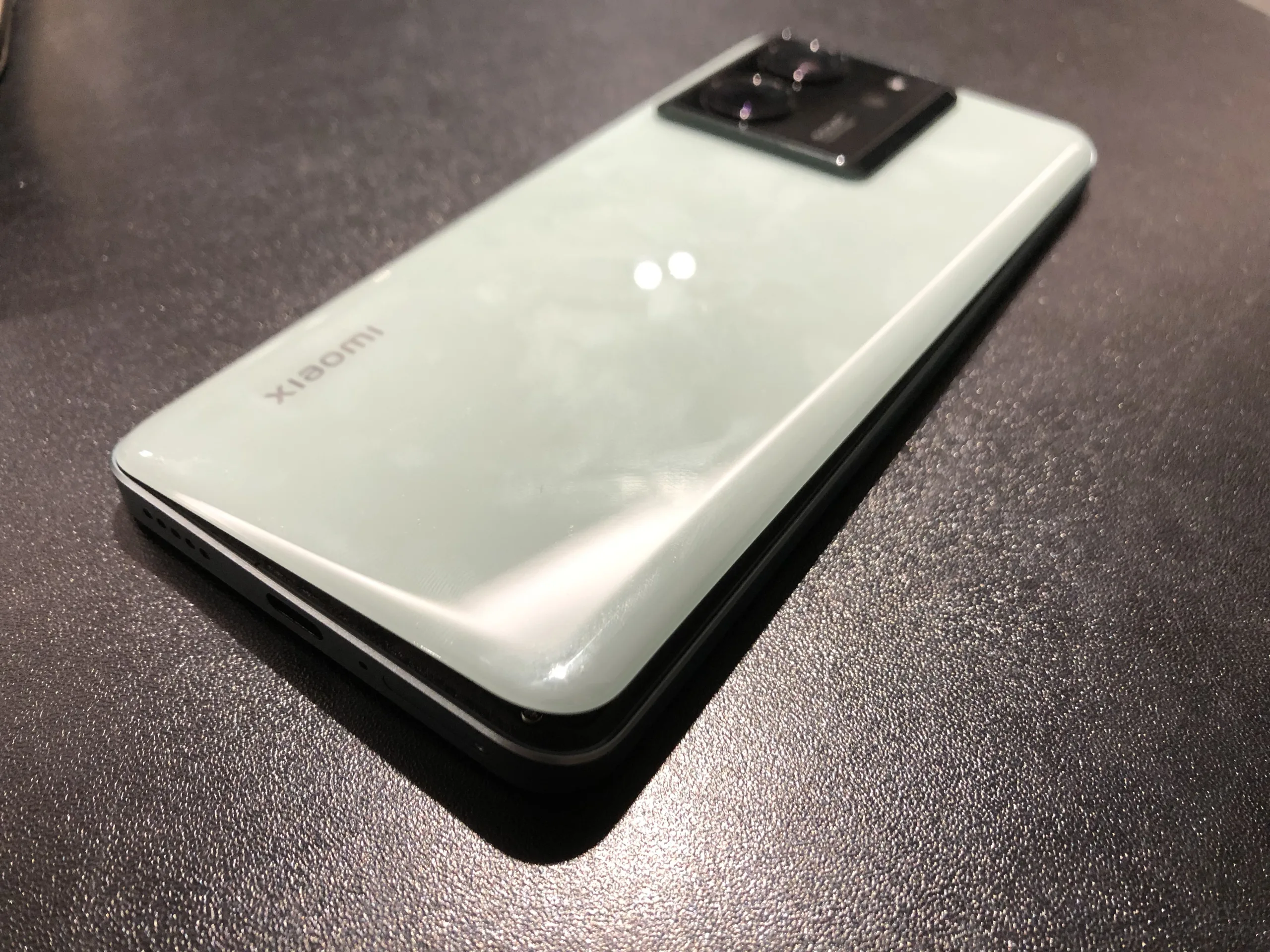 Xiaomi　13t　バッテリー膨張　バッテリー交換