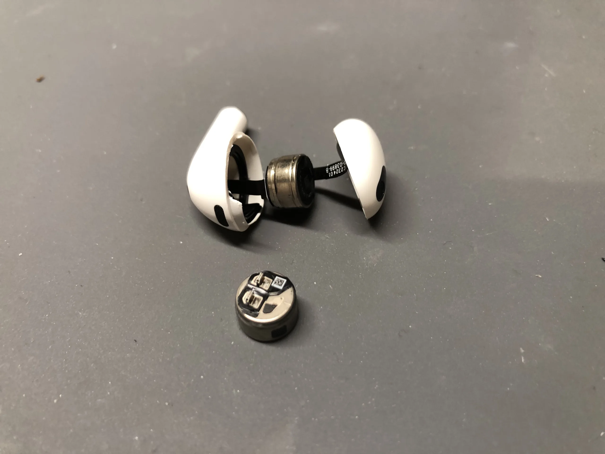Airpods バッテリー交換修理